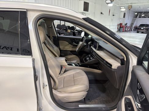 Used 2022 Lincoln Corsair FWD w/ Premium Package image 14