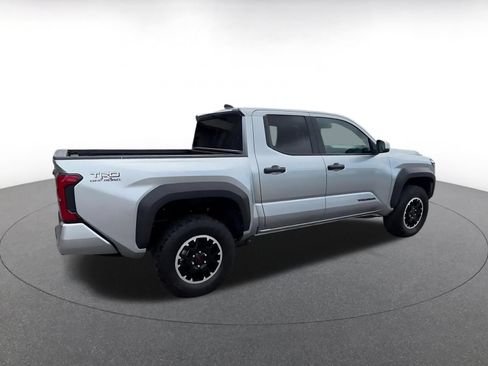 Used 2025 Toyota Tacoma TRD Off-Road AWD/4WD image 15