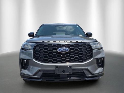 Certified 2025 Ford Explorer ST-Line AWD/4WD image 8