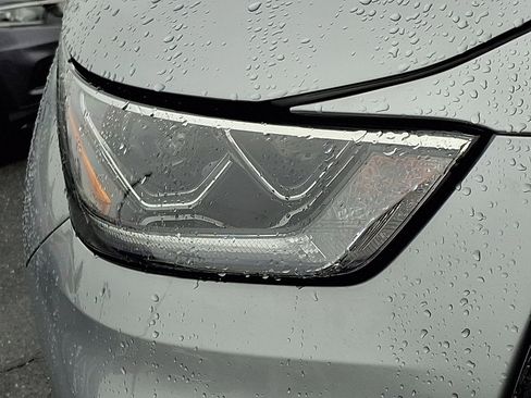 Used 2020 Toyota Highlander Limited image 9