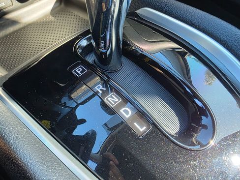 Used 2016 Nissan Rogue S image 40