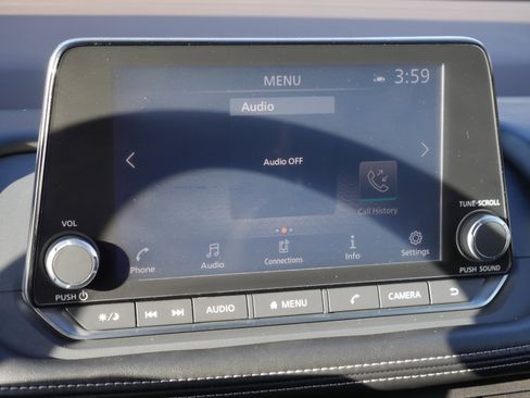 Certified 2022 Nissan Rogue SV image 9