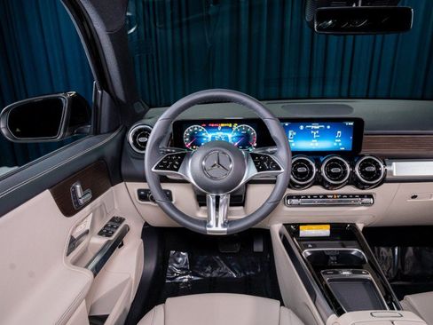 New 2026 Mercedes-Benz GLB 250 4MATIC image 14