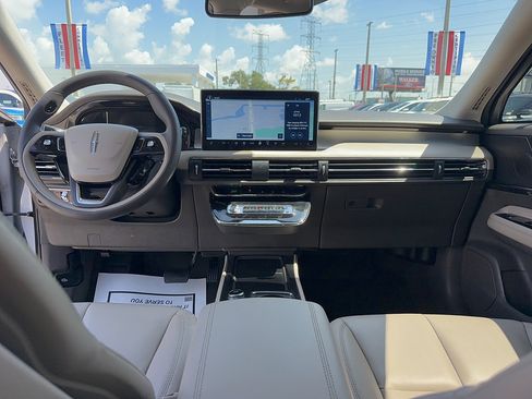 Used 2024 Lincoln Corsair FWD image 28