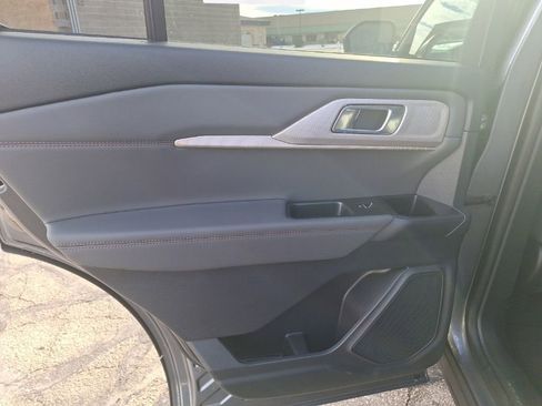 New 2026 Ford Explorer Active w/ Active Comfort Package image 18