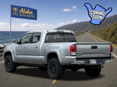 Used 2021 Toyota Tacoma SR5 AWD/4WD image 3