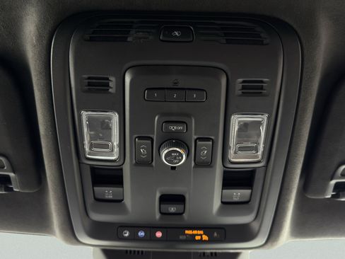 Used 2022 Cadillac Escalade ESV Premium Luxury Platinum w/ Heavy-Duty Trailer Package image 77