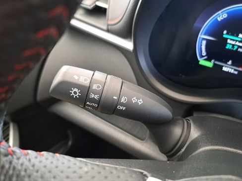 Used 2025 Toyota Sienna XSE image 25