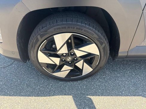 Used 2024 Hyundai Kona Limited AWD/4WD image 9
