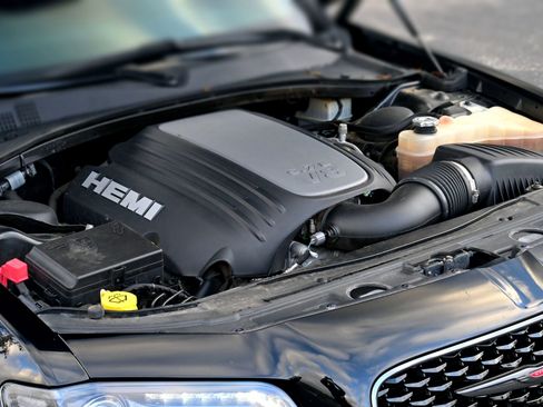 Used 2022 Chrysler 300 S w/ Comfort Group image 8