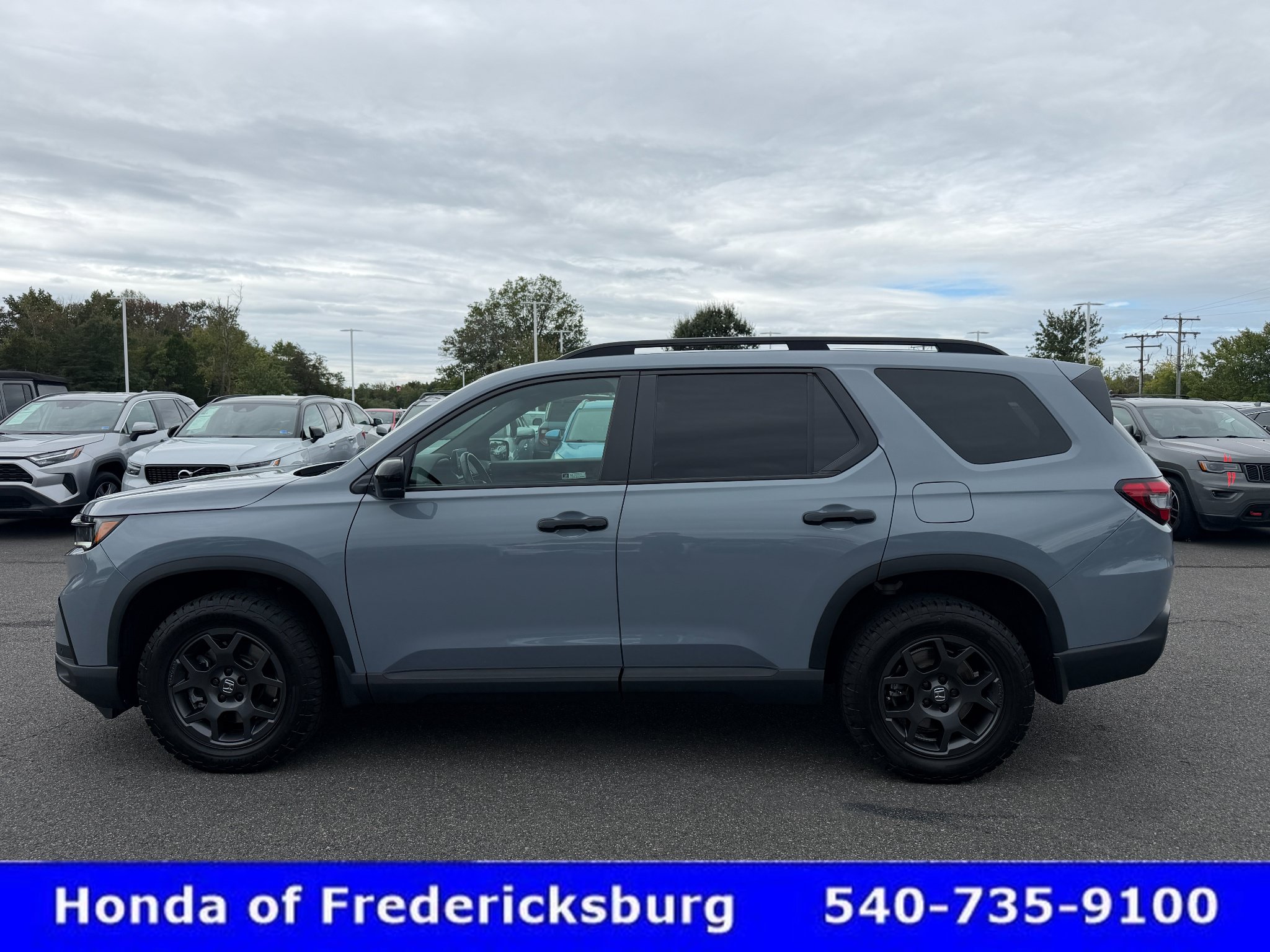 Certified 2025 Honda Pilot TrailSport image 2