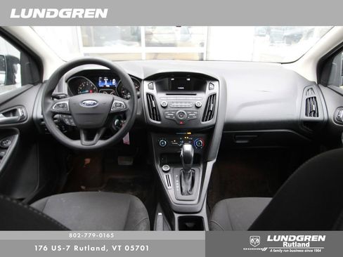 Used 2016 Ford Focus SE image 6