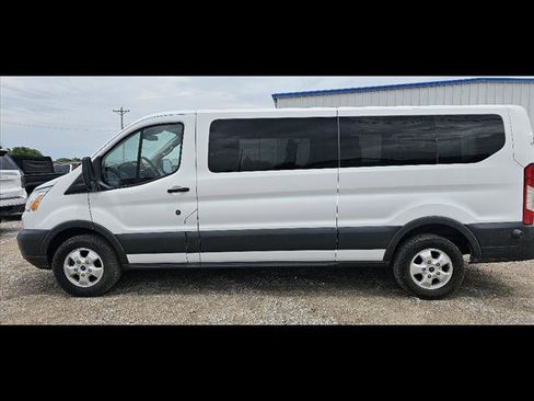 Used 2018 Ford Transit 350 XLT image 6