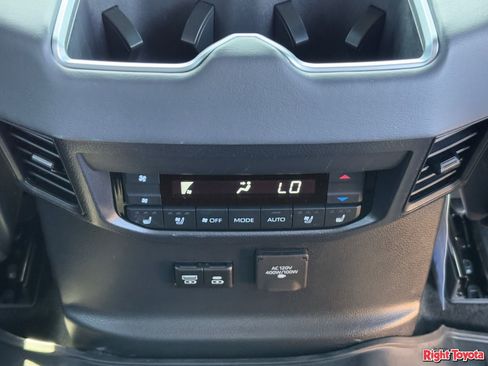 Certified 2025 Toyota Sequoia Platinum image 12