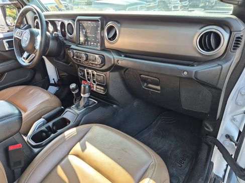 Certified 2020 Jeep Gladiator Rubicon AWD/4WD image 17