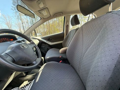 Used 2009 Toyota Yaris S image 7