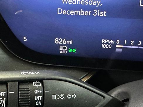 Certified 2024 Buick Envision Avenir image 3