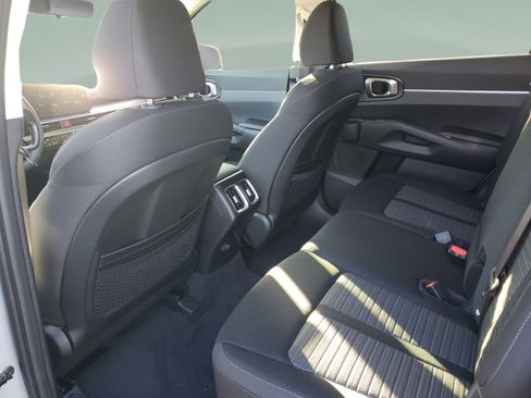 New 2026 Kia Sorento LX FWD image 9