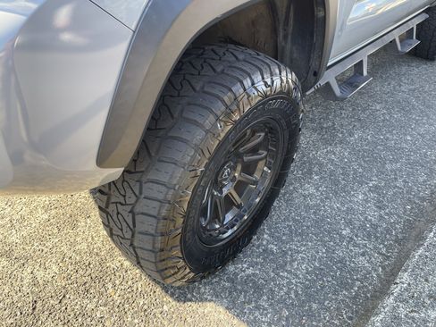 Certified 2021 Toyota Tacoma TRD Off-Road w/ Technology Package AWD/4WD image 8