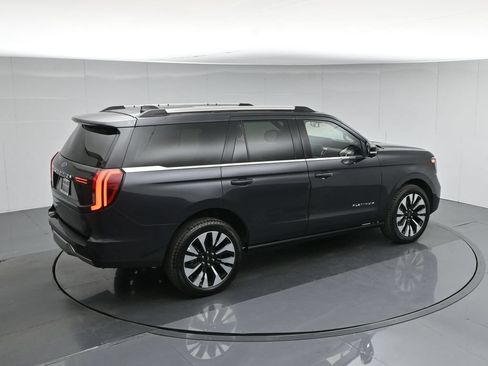 Certified 2025 Ford Expedition Platinum w/ Driver's Package AWD/4WD image 46