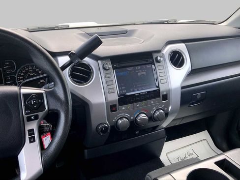 Used 2019 Toyota Tundra SR5 AWD/4WD image 7