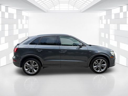 Used 2018 Audi Q3 2.0T Premium Plus w/ Premium Plus Package FWD image 8