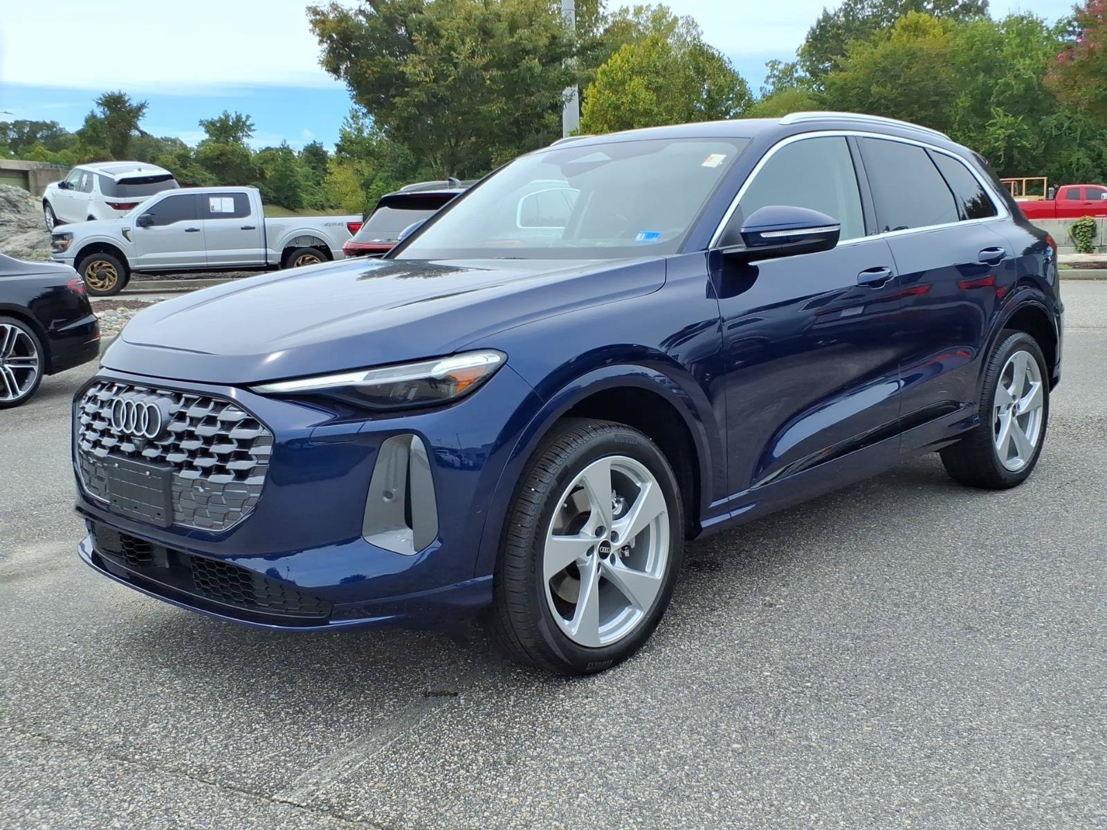Certified 2025 Audi Q5 Premium Plus AWD/4WD image 1