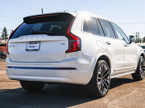 New 2026 Volvo XC90 T8 Plus w/ Protection Package Premier image 4