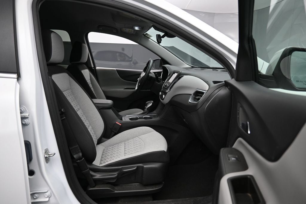 Used 2023 Chevrolet Equinox LT w/ Driver Convenience Package AWD/4WD image 26