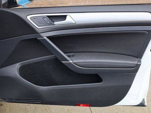 Used 2015 Volkswagen Golf TDI S FWD image 22