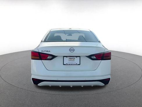 Used 2025 Nissan Altima 2.5 SV FWD image 12