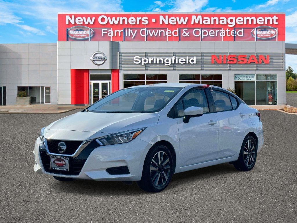 Used 2022 Nissan Versa SV FWD image 2