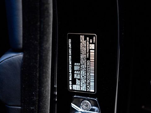 Used 2024 Rolls-Royce Phantom Sedan image 33