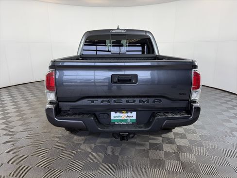 Used 2023 Toyota Tacoma TRD Sport w/ Technology Package image 9