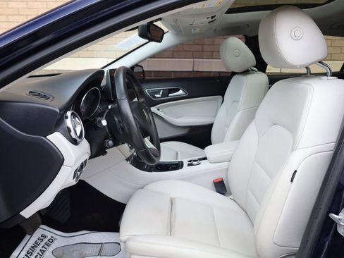 Used 2018 Mercedes-Benz GLA 250 4MATIC w/ Premium Package image 14
