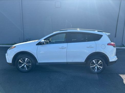 Used 2017 Toyota RAV4 XLE FWD image 8