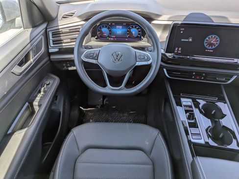 New 2026 Volkswagen Atlas Cross Sport SEL AWD/4WD image 17
