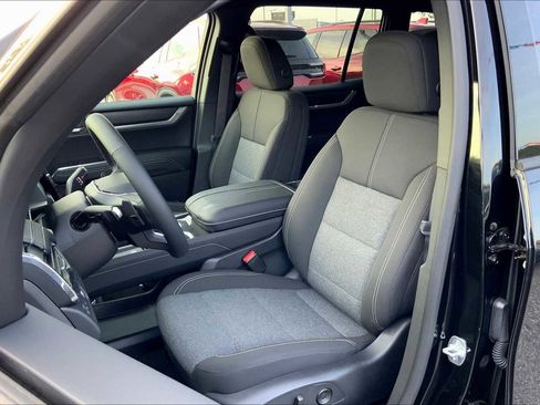 New 2025 GMC Acadia Elevation image 9