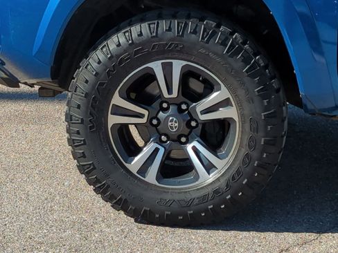 Used 2016 Toyota Tacoma 4x4 Double Cab image 14