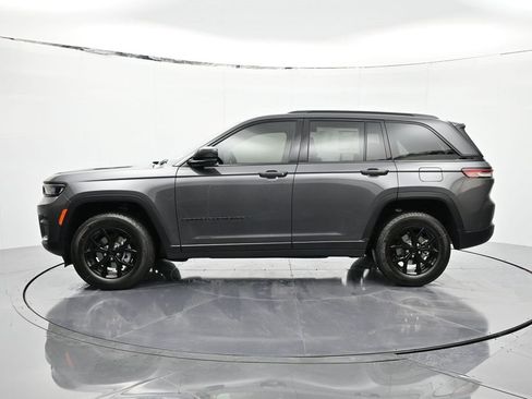 New 2025 Jeep Grand Cherokee Altitude image 8