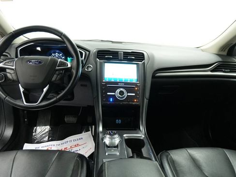 Used 2020 Ford Fusion Titanium FWD image 29