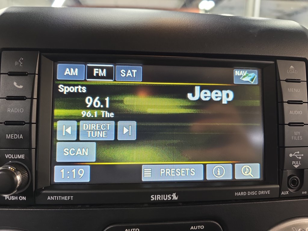 Used 2016 Jeep Wrangler Unlimited Rubicon AWD/4WD image 24