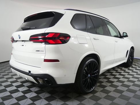 Used 2026 BMW X5 xDrive40i w/ M Sport Package AWD/4WD image 6