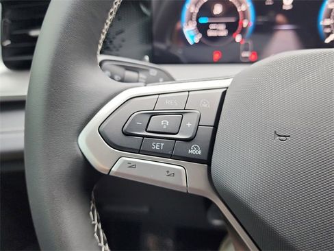 New 2025 Volkswagen Tiguan SE image 21