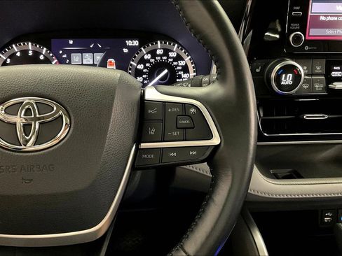 Used 2022 Toyota Highlander XLE image 22