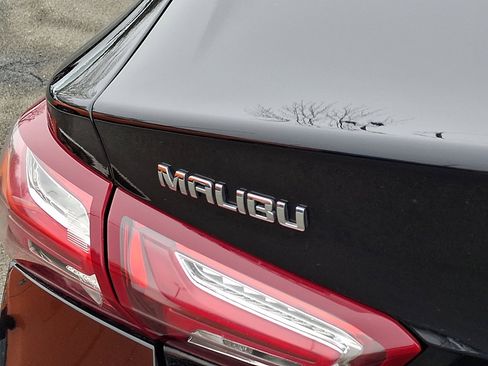 Used 2022 Chevrolet Malibu LT image 17