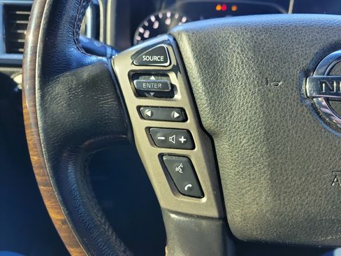 Used 2021 Nissan Titan Platinum Reserve w/ Moonroof Package image 32