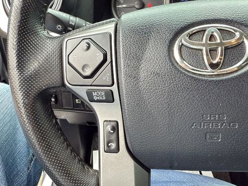 Used 2018 Toyota Tacoma SR5 image 19