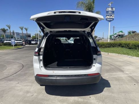 Used 2023 Jeep Grand Cherokee L Laredo AWD/4WD image 25