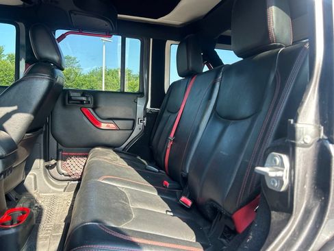 Used 2017 Jeep Wrangler Unlimited Rubicon w/ Quick Order Package 23Z Recon AWD/4WD image 6